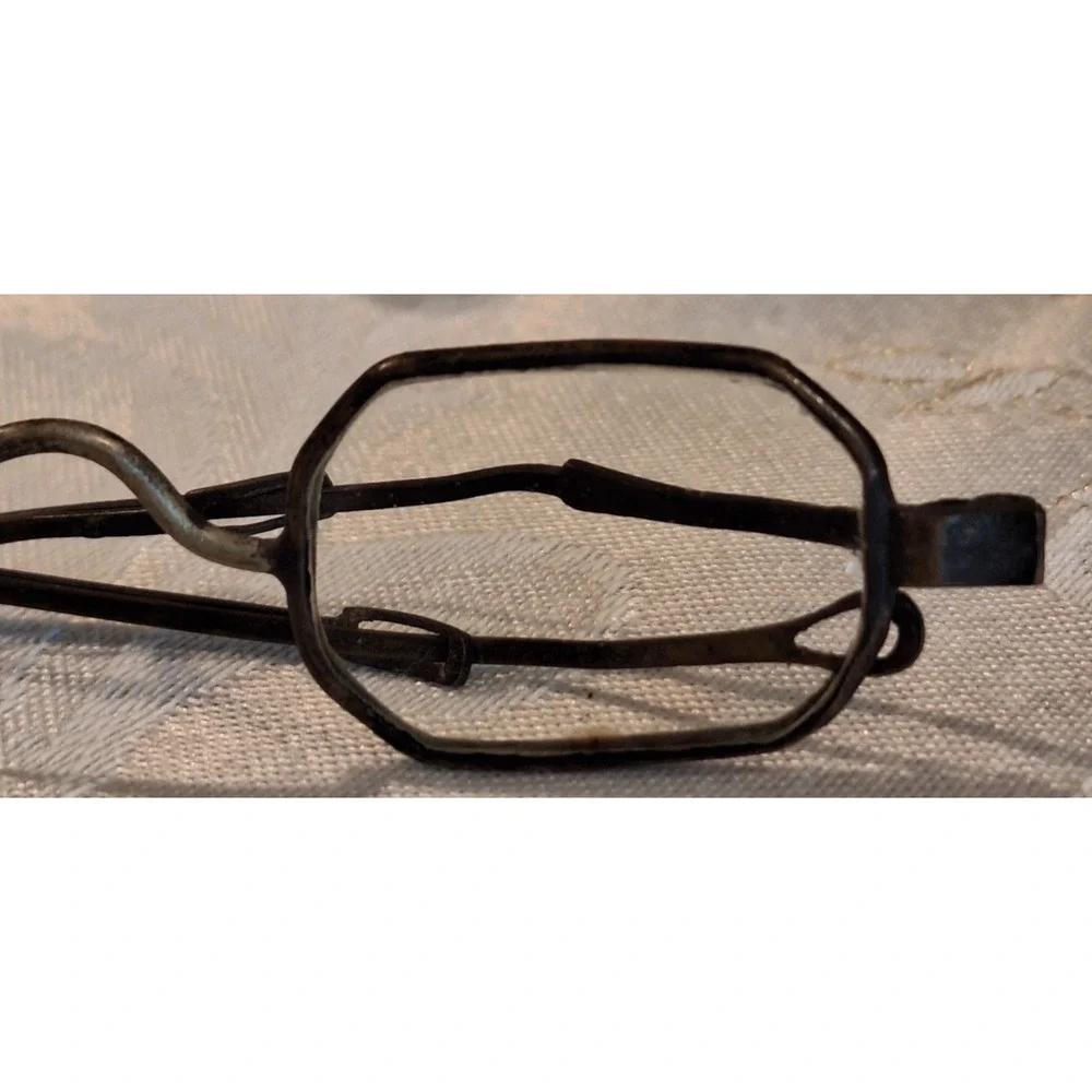 Antique Eyeglasses Spectacles Lot of 2 c1900 Oval Octagon Wire Rim w/Case Vtg